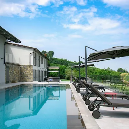 Villa Elegante Esclusiva Con Piscina Riscaldata - Immersa Nelle Vigne
