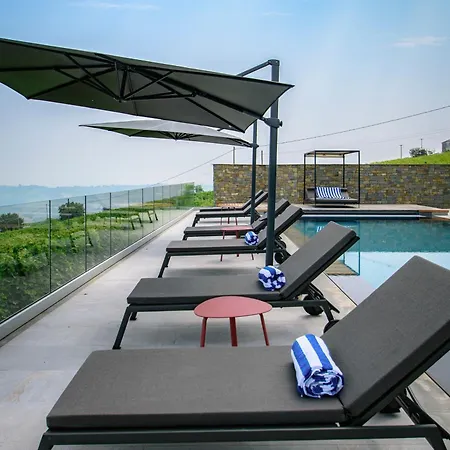 Elegante Esclusiva Fra Le Vigne Piemontesi Con Piscina Riscaldata Villa Castiglione Tinella