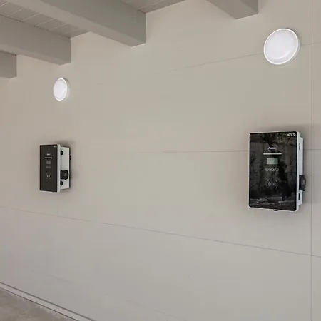 Villa Elegante Esclusiva Con Piscina Riscaldata - Immersa Nelle Vigne * Castiglione Tinella