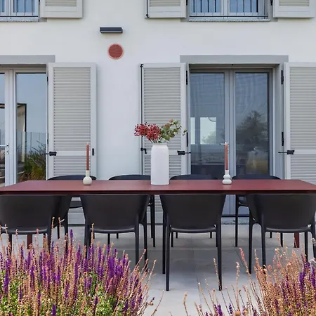 Villa Elegante Esclusiva Con Piscina Riscaldata - Immersa Nelle Vigne