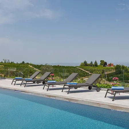 Villa Elegante Esclusiva Con Piscina Riscaldata - Immersa Nelle Vigne