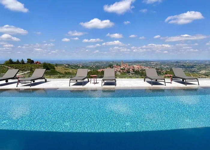 Elegante Esclusiva Fra Le Vigne Piemontesi Con Piscina Riscaldata * Castiglione Tinella
