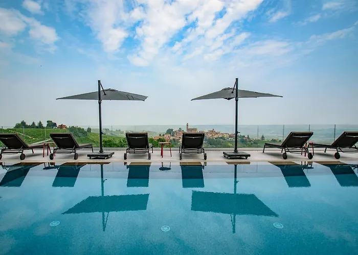 Elegante Esclusiva Fra Le Vigne Piemontesi Con Piscina Riscaldata Villa *