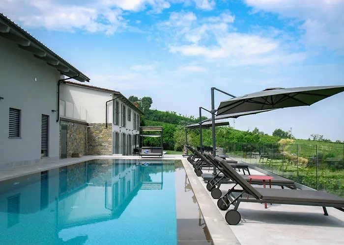 Elegante Esclusiva Fra Le Vigne Piemontesi Con Piscina Riscaldata