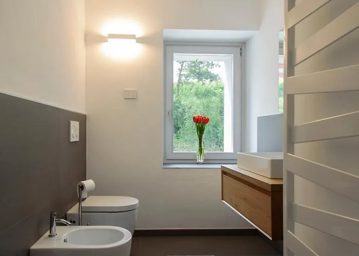 Elegante Esclusiva Fra Le Vigne Piemontesi Con Piscina Riscaldata Villa