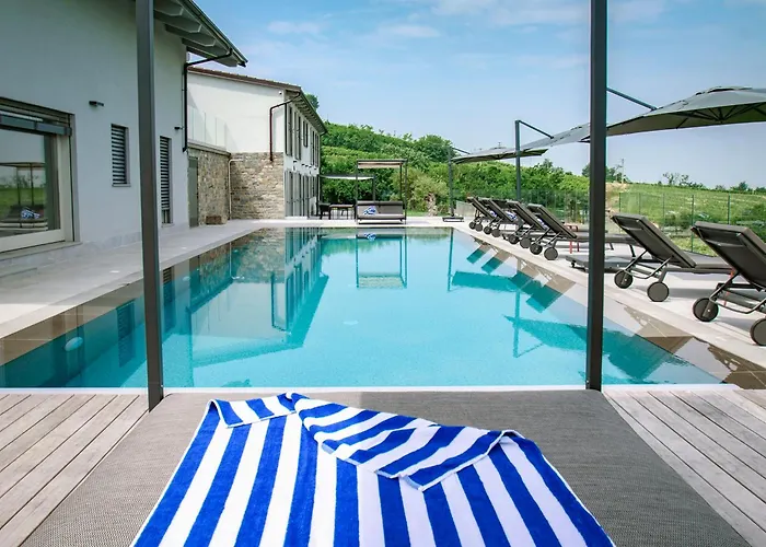Villa Elegante Esclusiva Fra Le Vigne Piemontesi Con Piscina Riscaldata