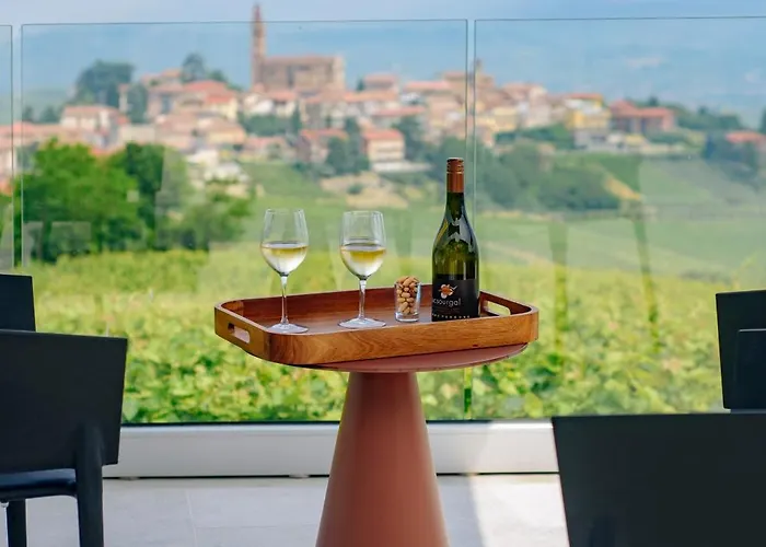 Elegante Esclusiva Fra Le Vigne Piemontesi Con Piscina Riscaldata *